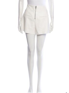 Alice + Olivia White High-Rise Zip-Front Skort
